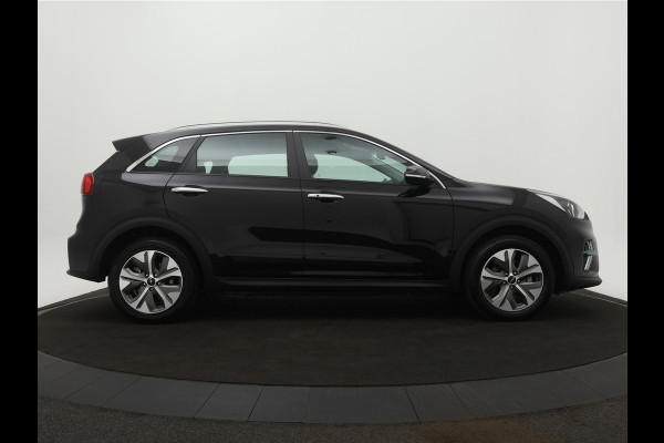 Kia e-Niro DynamicLine 64 kWh - SOH 96,9% - Adaptief Cruise Control - Climate Control - Lichtmetalen Velgen - Navigatie - Fabrieksgarantie Tot 2029