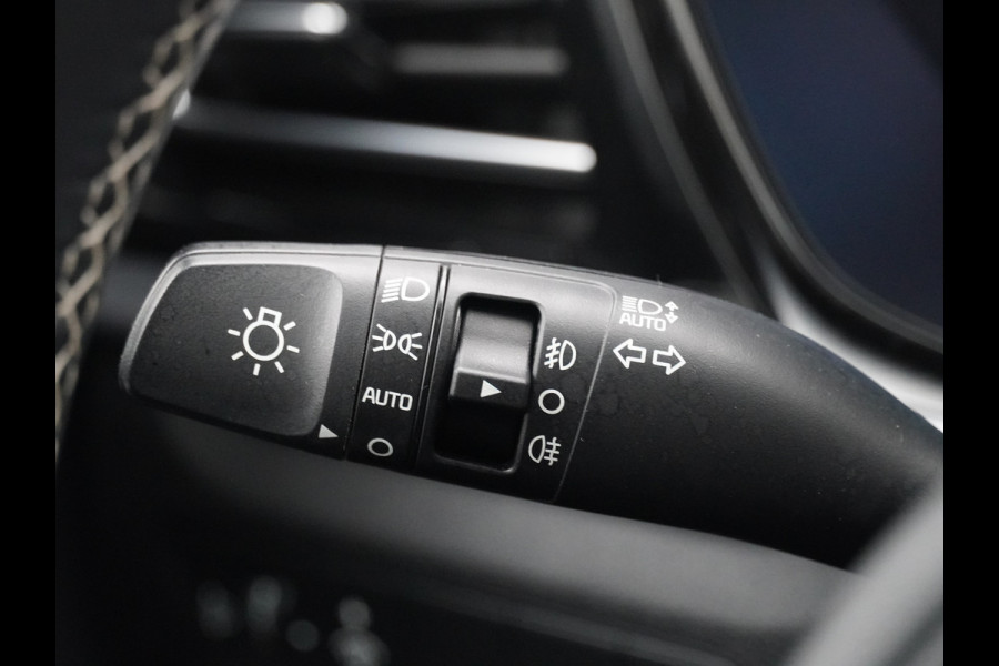 Kia e-Niro DynamicLine 64 kWh - SOH 96,9% - Adaptief Cruise Control - Climate Control - Lichtmetalen Velgen - Navigatie - Fabrieksgarantie Tot 2029