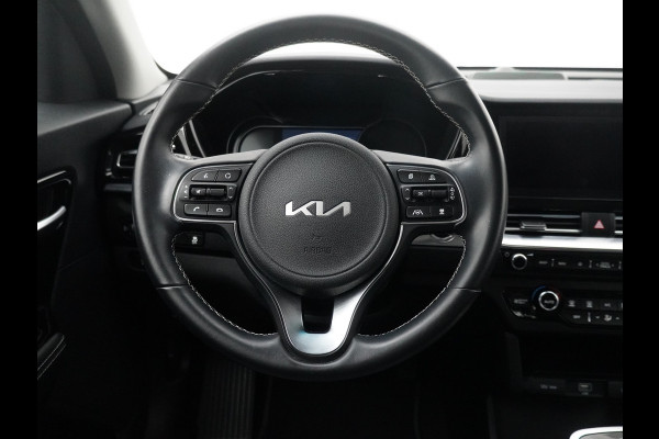 Kia e-Niro DynamicLine 64 kWh - SOH 96,9% - Adaptief Cruise Control - Climate Control - Lichtmetalen Velgen - Navigatie - Fabrieksgarantie Tot 2029