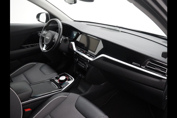 Kia e-Niro DynamicLine 64 kWh - SOH 96,9% - Adaptief Cruise Control - Climate Control - Lichtmetalen Velgen - Navigatie - Fabrieksgarantie Tot 2029