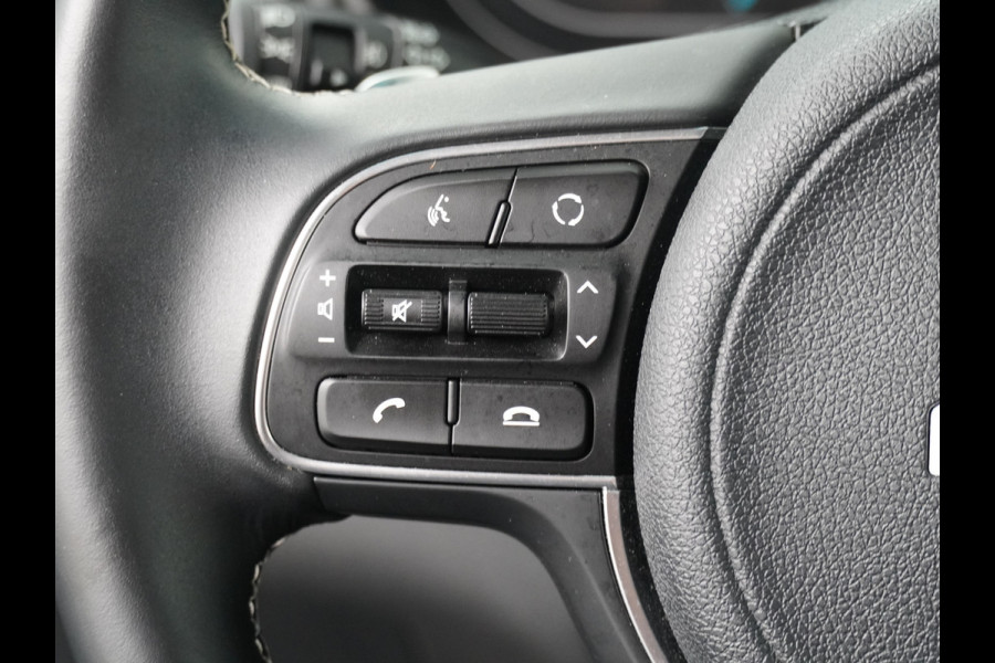 Kia e-Niro DynamicLine 64 kWh - SOH 93,5% - Navigatie - Adaptief Cruise Control - Climate Control - Apple/Android Carplay Fabrieksgarantie Tot 2029
