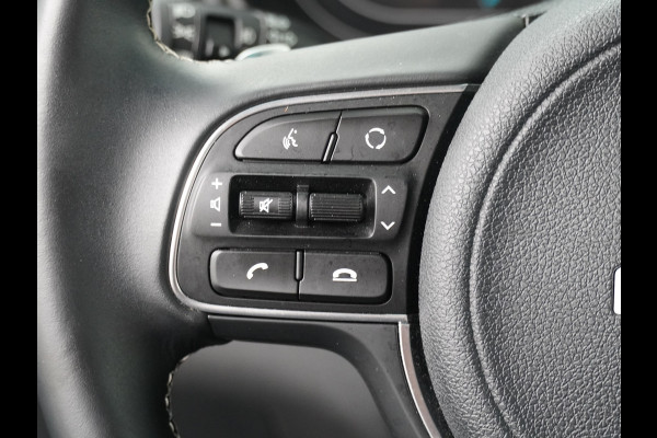 Kia e-Niro DynamicLine 64 kWh - SOH 93,5% - Navigatie - Adaptief Cruise Control - Climate Control - Apple/Android Carplay Fabrieksgarantie Tot 2029