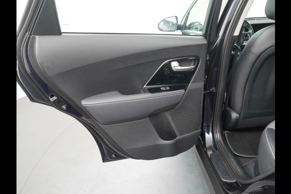 Kia e-Niro DynamicLine 64 kWh - SOH 93,5% - Navigatie - Adaptief Cruise Control - Climate Control - Apple/Android Carplay Fabrieksgarantie Tot 2029