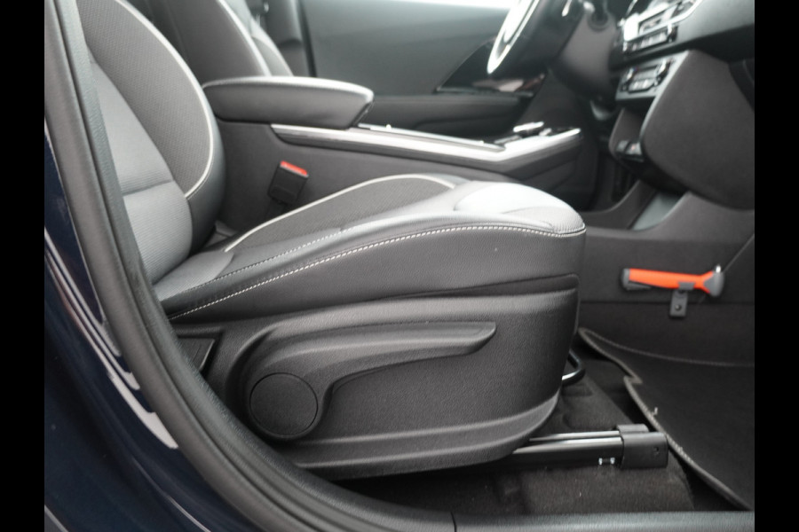 Kia e-Niro DynamicLine 64 kWh - SOH 93,5% - Navigatie - Adaptief Cruise Control - Climate Control - Apple/Android Carplay Fabrieksgarantie Tot 2029