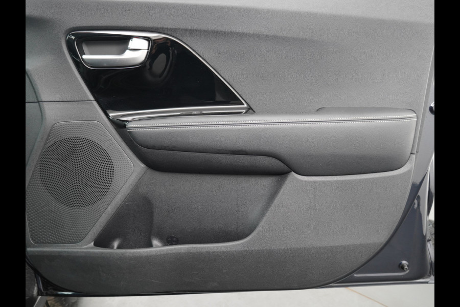 Kia e-Niro DynamicLine 64 kWh - SOH 97,2% - Adaptief Control - Climate Control - Navigatie - Apple/Android Carplay - Fabrieksgarantie Tot 2029