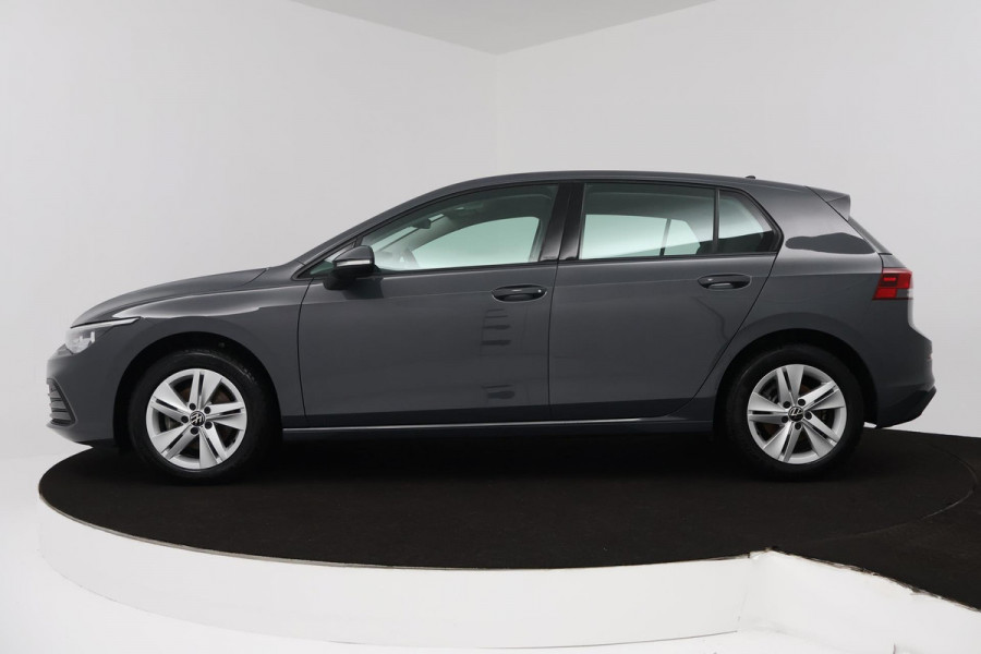 Volkswagen Golf 1.5 TSI Life Business (STOELVERWARMING, NAVIGATIE, ELEKTR STOELEN, DIGITAAL DASHBOARD, PARKEERSENSOREN, NL-AUTO)