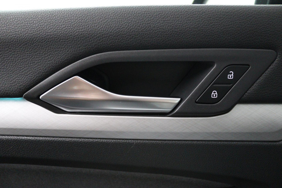 Volkswagen Golf 1.5 TSI Life Business (STOELVERWARMING, NAVIGATIE, ELEKTR STOELEN, DIGITAAL DASHBOARD, PARKEERSENSOREN, NL-AUTO)