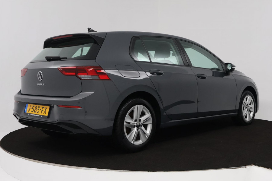 Volkswagen Golf 1.5 TSI Life Business (STOELVERWARMING, NAVIGATIE, ELEKTR STOELEN, DIGITAAL DASHBOARD, PARKEERSENSOREN, NL-AUTO)