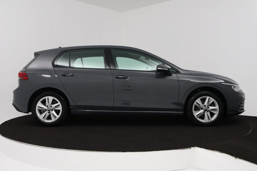 Volkswagen Golf 1.5 TSI Life Business (STOELVERWARMING, NAVIGATIE, ELEKTR STOELEN, DIGITAAL DASHBOARD, PARKEERSENSOREN, NL-AUTO)