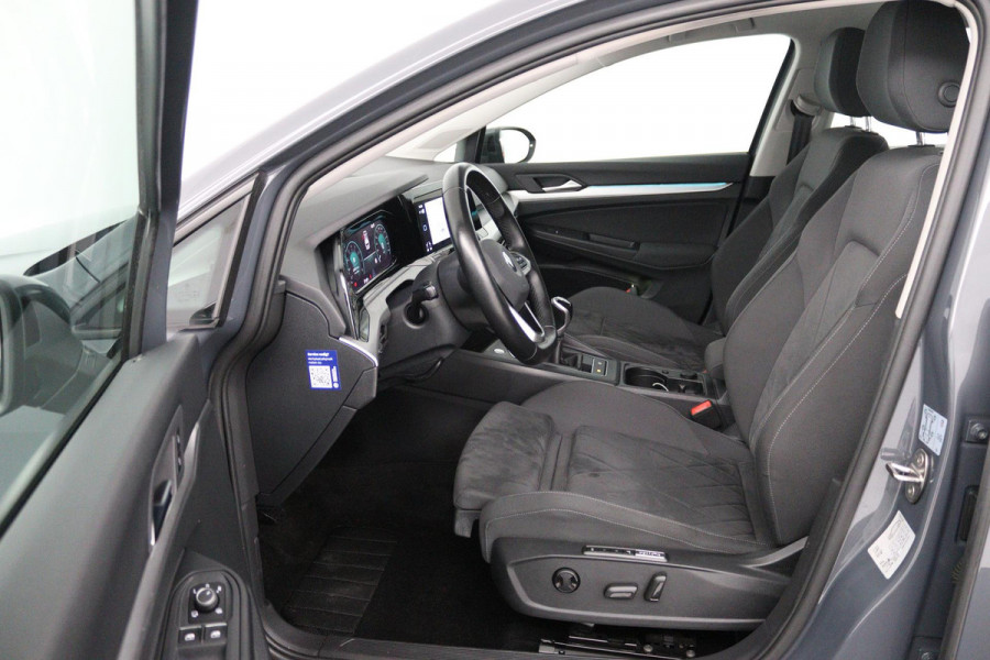 Volkswagen Golf 1.5 TSI Life Business (STOELVERWARMING, NAVIGATIE, ELEKTR STOELEN, DIGITAAL DASHBOARD, PARKEERSENSOREN, NL-AUTO)