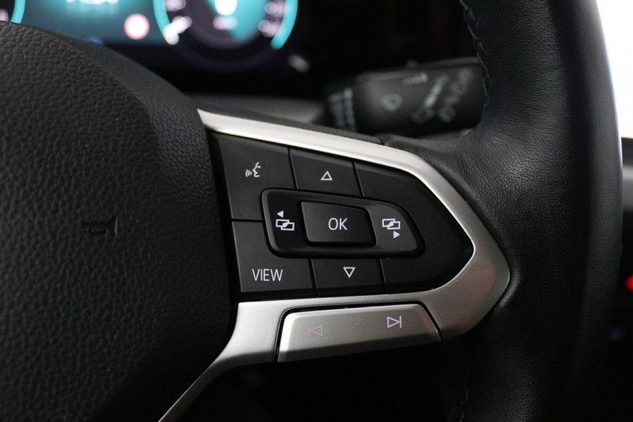 Volkswagen Golf 1.5 TSI Life Business (STOELVERWARMING, NAVIGATIE, ELEKTR STOELEN, DIGITAAL DASHBOARD, PARKEERSENSOREN, NL-AUTO)