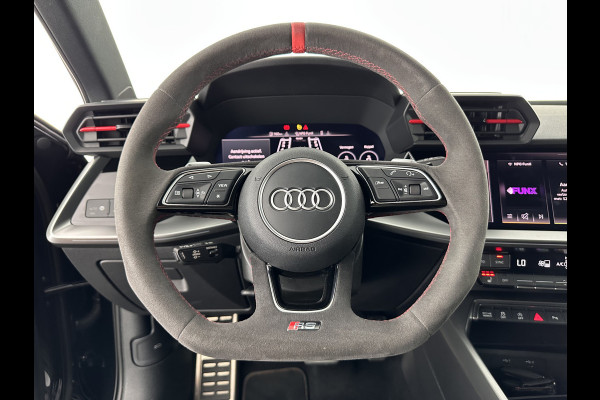 Audi RS3 Sportback 2.5 TFSI quattro Aut. *PANO | HEAD-UP | MATRIX-LED | FULL-LED | ADAPTIVE-CRUISE | BLIND-SPOT | MEMORY-PACK | KEYLESS | SPORT-SEATS | CAMERA | DIGI-COCKPIT | AMBIENT-LIGHT | 19''ALU*
