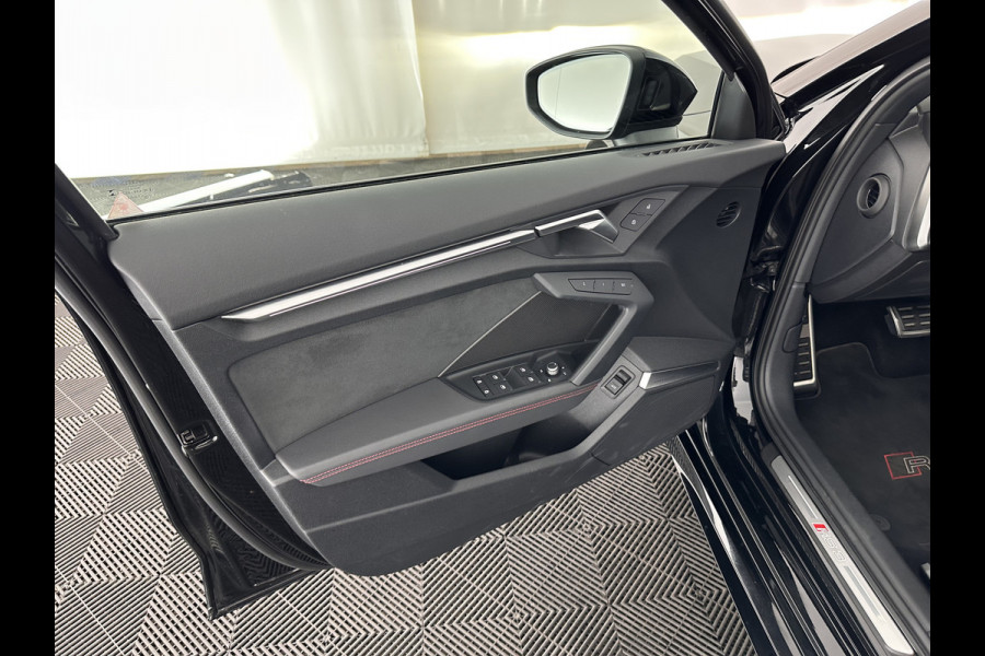 Audi RS3 Sportback 2.5 TFSI quattro Aut. *PANO | HEAD-UP | MATRIX-LED | FULL-LED | ADAPTIVE-CRUISE | BLIND-SPOT | MEMORY-PACK | KEYLESS | SPORT-SEATS | CAMERA | DIGI-COCKPIT | AMBIENT-LIGHT | 19''ALU*