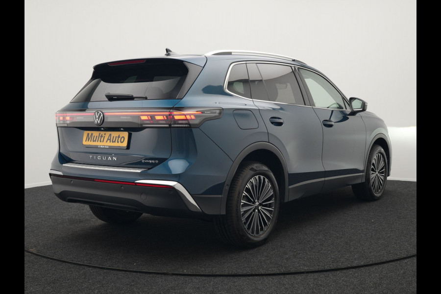 Volkswagen Tiguan 1.5 eHybrid Elegance Plug In Hybrid 204pk Nieuw Model PHEV | Trekhaak af Fabriek | Head Up | Adaptive Cruise | 360 Camera | Alcantara Sportstoelen Massage | IQ light | Keyless | Parkassist | Sfeerverlichting |