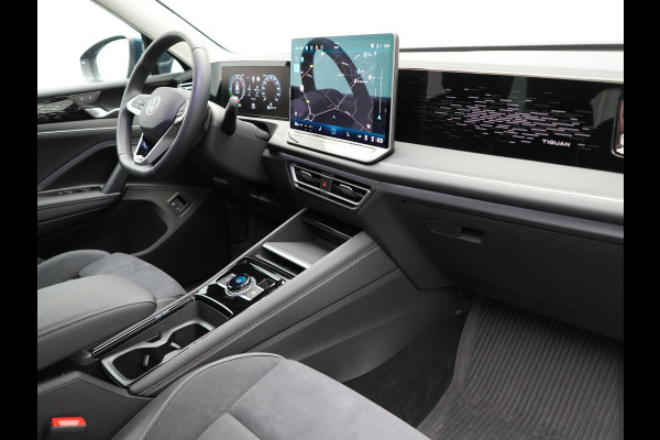 Volkswagen Tiguan 1.5 eHybrid Elegance Plug In Hybrid 204pk Nieuw Model PHEV | Trekhaak af Fabriek | Head Up | Adaptive Cruise | 360 Camera | Alcantara Sportstoelen Massage | IQ light | Keyless | Parkassist | Sfeerverlichting |