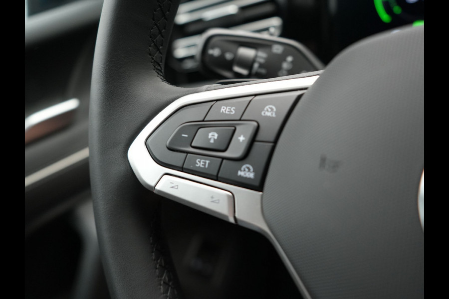 Volkswagen Tiguan 1.5 eHybrid Elegance Plug In Hybrid 204pk Nieuw Model PHEV | Trekhaak af Fabriek | Head Up | Adaptive Cruise | 360 Camera | Alcantara Sportstoelen Massage | IQ light | Keyless | Parkassist | Sfeerverlichting |