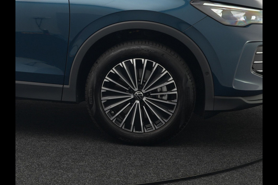 Volkswagen Tiguan 1.5 eHybrid Elegance Plug In Hybrid 204pk Nieuw Model PHEV | Trekhaak af Fabriek | Head Up | Adaptive Cruise | 360 Camera | Alcantara Sportstoelen Massage | IQ light | Keyless | Parkassist | Sfeerverlichting |