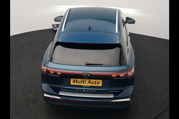 Volkswagen Tiguan 1.5 eHybrid Elegance Plug In Hybrid 204pk Nieuw Model PHEV | Trekhaak af Fabriek | Head Up | Adaptive Cruise | 360 Camera | Alcantara Sportstoelen Massage | IQ light | Keyless | Parkassist | Sfeerverlichting |
