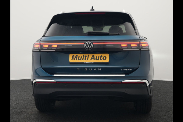 Volkswagen Tiguan 1.5 eHybrid Elegance Plug In Hybrid 204pk Nieuw Model PHEV | Trekhaak af Fabriek | Head Up | Adaptive Cruise | 360 Camera | Alcantara Sportstoelen Massage | IQ light | Keyless | Parkassist | Sfeerverlichting |