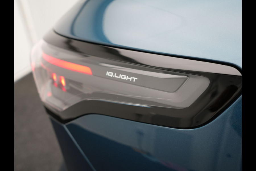 Volkswagen Tiguan 1.5 eHybrid Elegance Plug In Hybrid 204pk Nieuw Model PHEV | Trekhaak af Fabriek | Head Up | Adaptive Cruise | 360 Camera | Alcantara Sportstoelen Massage | IQ light | Keyless | Parkassist | Sfeerverlichting |