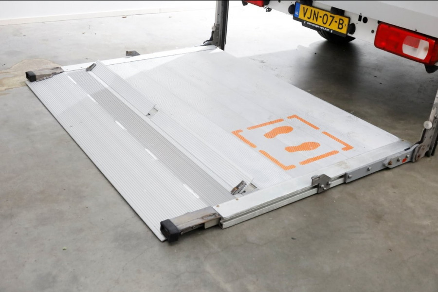 Volkswagen Crafter 35 2.0 TDI Bakwagen met laadklep en zijdeur 1.117kg laadvermogen 03-2021