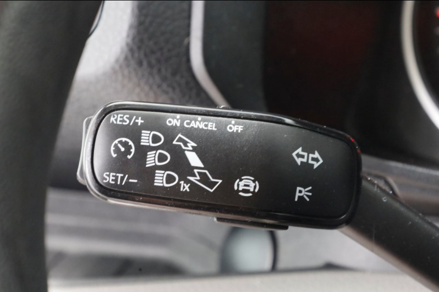 Volkswagen Crafter 35 2.0 TDI Bakwagen met laadklep en zijdeur 1.117kg laadvermogen 03-2021