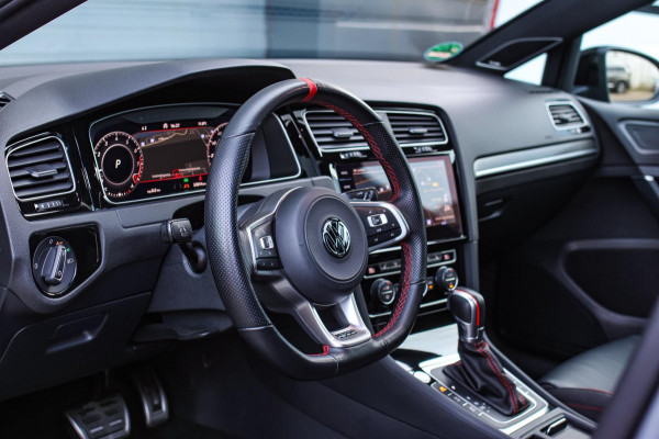 Volkswagen Golf 2.0 TSI GTI TCR *Akra*Pano*Dynaudio*Camera*Leder*DCC*