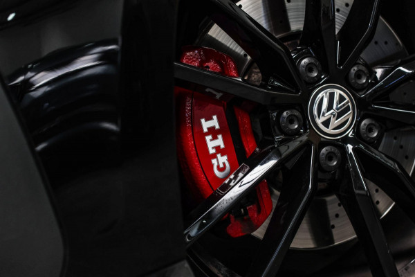 Volkswagen Golf 2.0 TSI GTI TCR *Akra*Pano*Dynaudio*Camera*Leder*DCC*