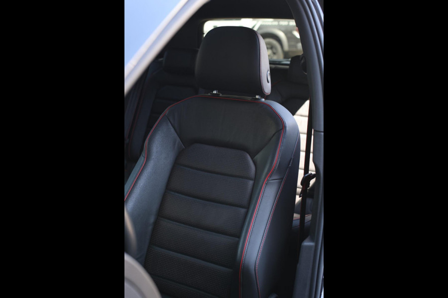 Volkswagen Golf 2.0 TSI GTI TCR *Akra*Pano*Dynaudio*Camera*Leder*DCC*