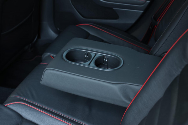 Volkswagen Golf 2.0 TSI GTI TCR *Akra*Pano*Dynaudio*Camera*Leder*DCC*