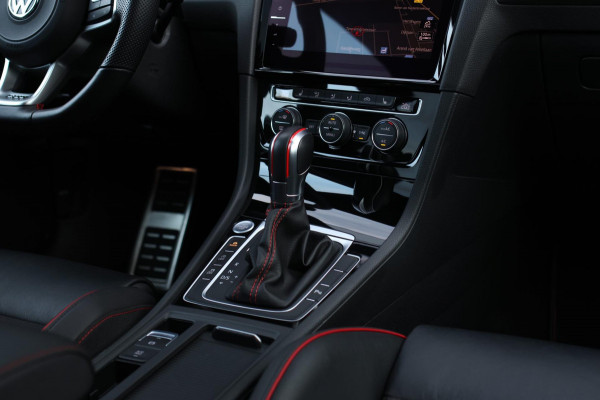 Volkswagen Golf 2.0 TSI GTI TCR *Akra*Pano*Dynaudio*Camera*Leder*DCC*