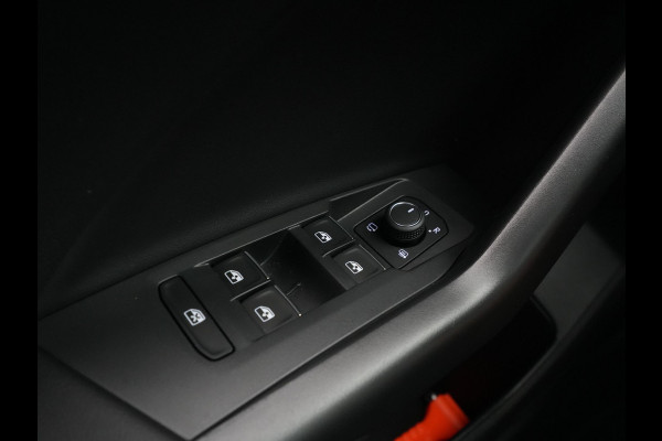 Volkswagen T-Cross 1.5 TSI 150pk DSG R-Line Business Navi via App Camera Stoelverwarming Acc