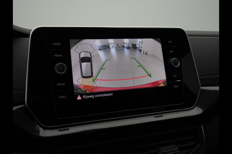Volkswagen T-Cross 1.5 TSI 150pk DSG R-Line Business Navi via App Camera Stoelverwarming Acc