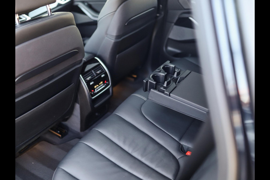 BMW X5 xDrive30d High Executive | M-Sport | Stoelverw/ventilatie | Trekhaak | Pano | H/K | Drive Assist | HUD