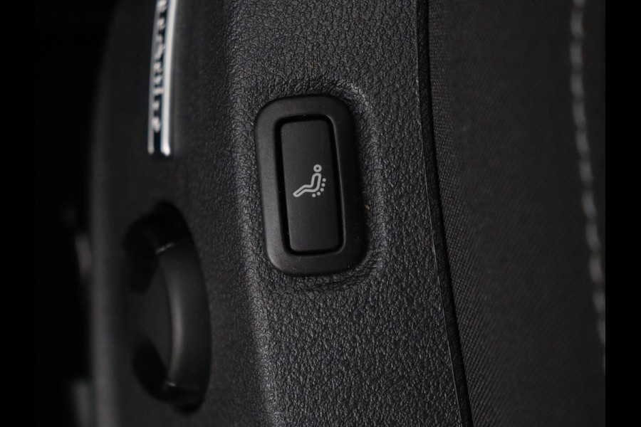 Volkswagen Golf 1.5 TSI Highline | Stoelverwarming | Virtual Cockpit | Carplay | Massage | Camera | Adaptive cruise | Park Assist | Climate control