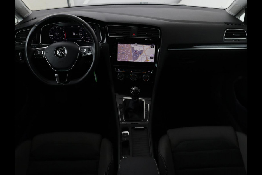 Volkswagen Golf 1.5 TSI Highline | Stoelverwarming | Virtual Cockpit | Carplay | Massage | Camera | Adaptive cruise | Park Assist | Climate control