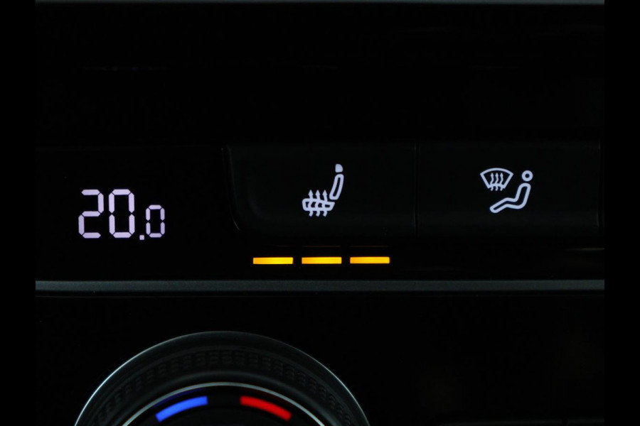 Volkswagen Golf 1.5 TSI Highline | Stoelverwarming | Virtual Cockpit | Carplay | Massage | Camera | Adaptive cruise | Park Assist | Climate control