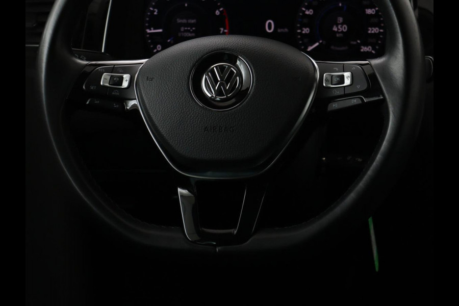 Volkswagen Golf 1.5 TSI Highline | Stoelverwarming | Virtual Cockpit | Carplay | Massage | Camera | Adaptive cruise | Park Assist | Climate control