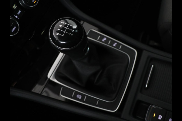 Volkswagen Golf 1.5 TSI Highline | Stoelverwarming | Virtual Cockpit | Carplay | Massage | Camera | Adaptive cruise | Park Assist | Climate control