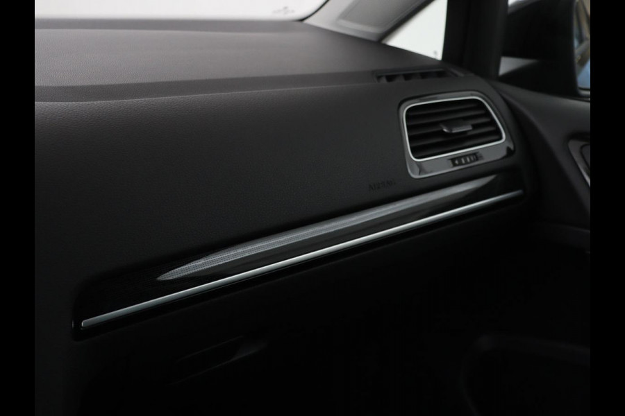 Volkswagen Golf 1.5 TSI Highline | Stoelverwarming | Virtual Cockpit | Carplay | Massage | Camera | Adaptive cruise | Park Assist | Climate control