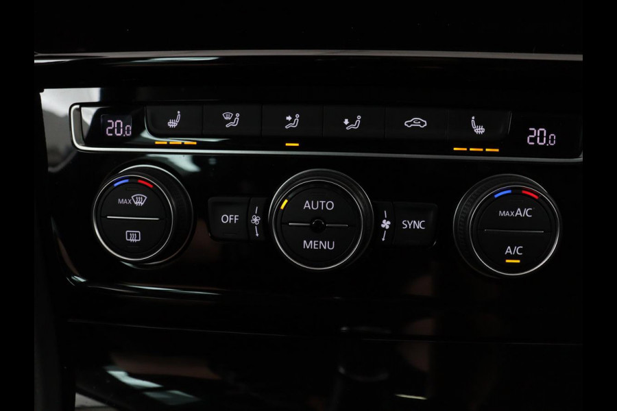 Volkswagen Golf 1.5 TSI Highline | Stoelverwarming | Virtual Cockpit | Carplay | Massage | Camera | Adaptive cruise | Park Assist | Climate control