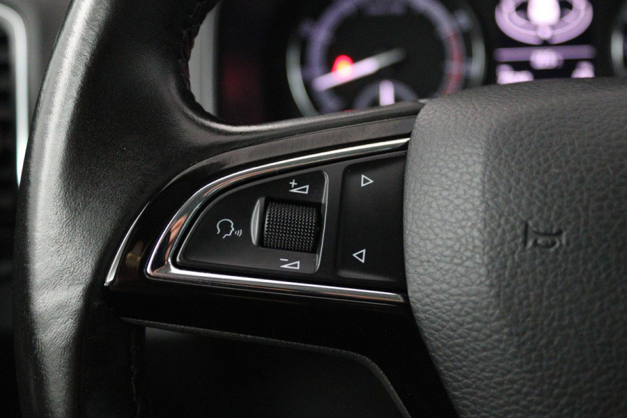 Škoda Karoq 1.5 TSI ACT Ambition Business (TREKHAAK, STOELVERWARMING, CRUISE CONTROL, PARKEERSENSOREN, NL-AUTO)