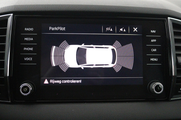 Škoda Karoq 1.5 TSI ACT Ambition Business (TREKHAAK, STOELVERWARMING, CRUISE CONTROL, PARKEERSENSOREN, NL-AUTO)
