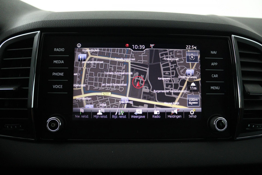 Škoda Karoq 1.5 TSI ACT Ambition Business (TREKHAAK, STOELVERWARMING, CRUISE CONTROL, PARKEERSENSOREN, NL-AUTO)