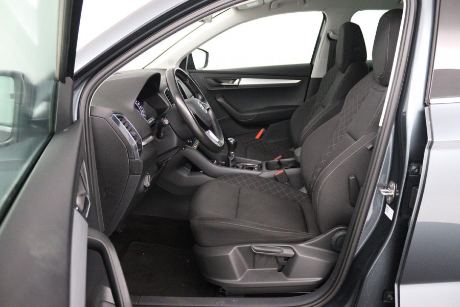 Škoda Karoq 1.5 TSI ACT Ambition Business (TREKHAAK, STOELVERWARMING, CRUISE CONTROL, PARKEERSENSOREN, NL-AUTO)