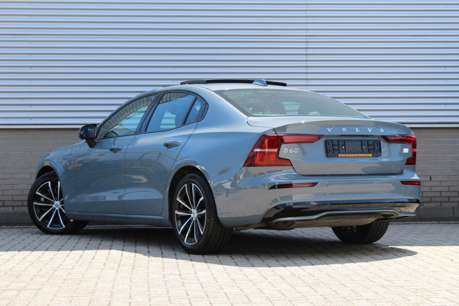 Volvo S60 2.0 Recharge T8 AWD Ultimate Dark | Schuif/Kantel dak | Head-up | H/K | BLIS | Leder | Pilot Assist