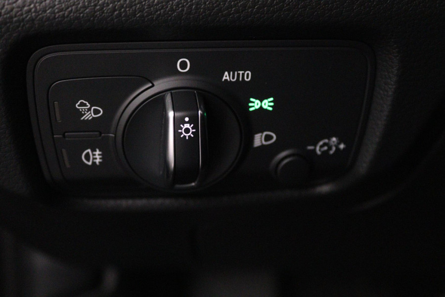 Audi A3 Sportback 30 TFSI Advance (PARKEERSENSOREN, DIGITAAL DASHBOARD, CRUISE CONTROL, NAVIGATIE)