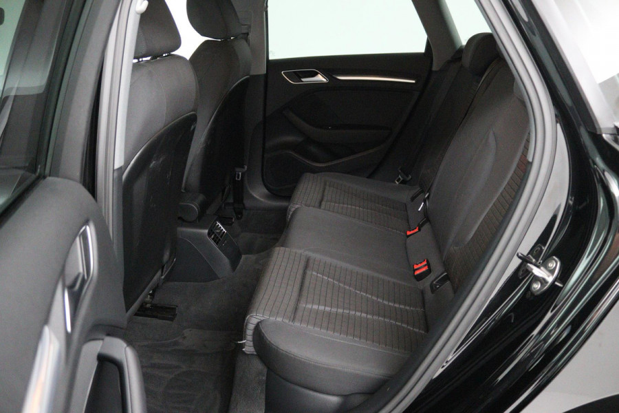 Audi A3 Sportback 30 TFSI Advance (PARKEERSENSOREN, DIGITAAL DASHBOARD, CRUISE CONTROL, NAVIGATIE)