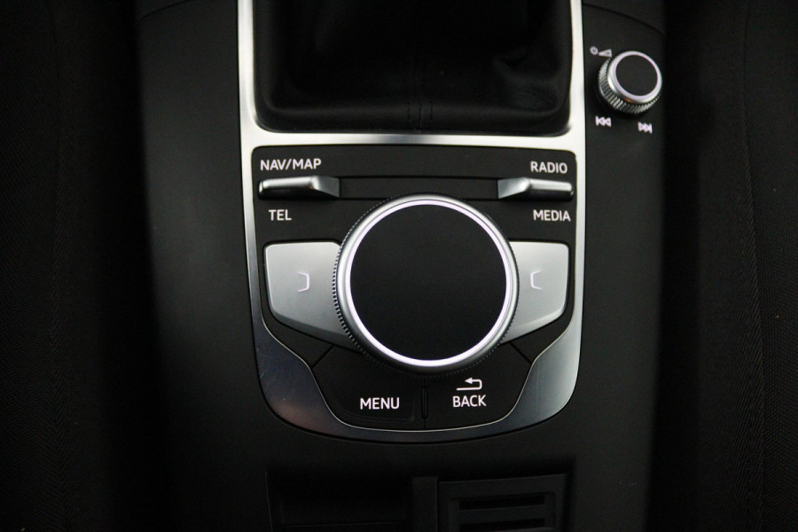 Audi A3 Sportback 30 TFSI Advance (PARKEERSENSOREN, DIGITAAL DASHBOARD, CRUISE CONTROL, NAVIGATIE)