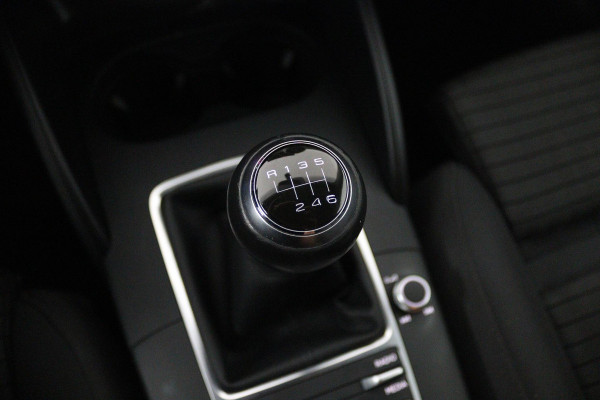 Audi A3 Sportback 30 TFSI Advance (PARKEERSENSOREN, DIGITAAL DASHBOARD, CRUISE CONTROL, NAVIGATIE)